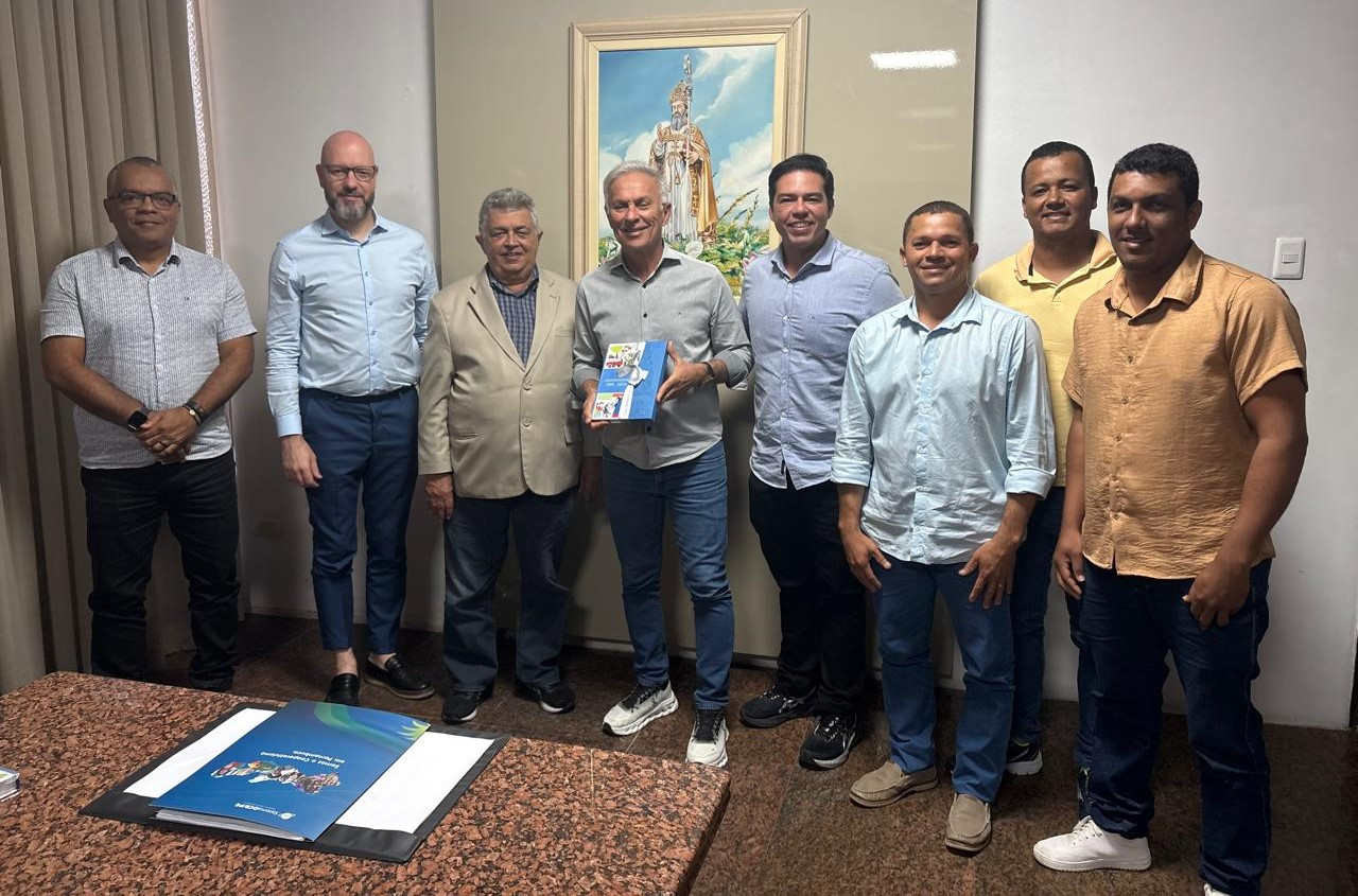 Sistema OCB/PE, Coopagronordeste e Unifacol reúnem-se com prefeito de Vitória de Santo Antão