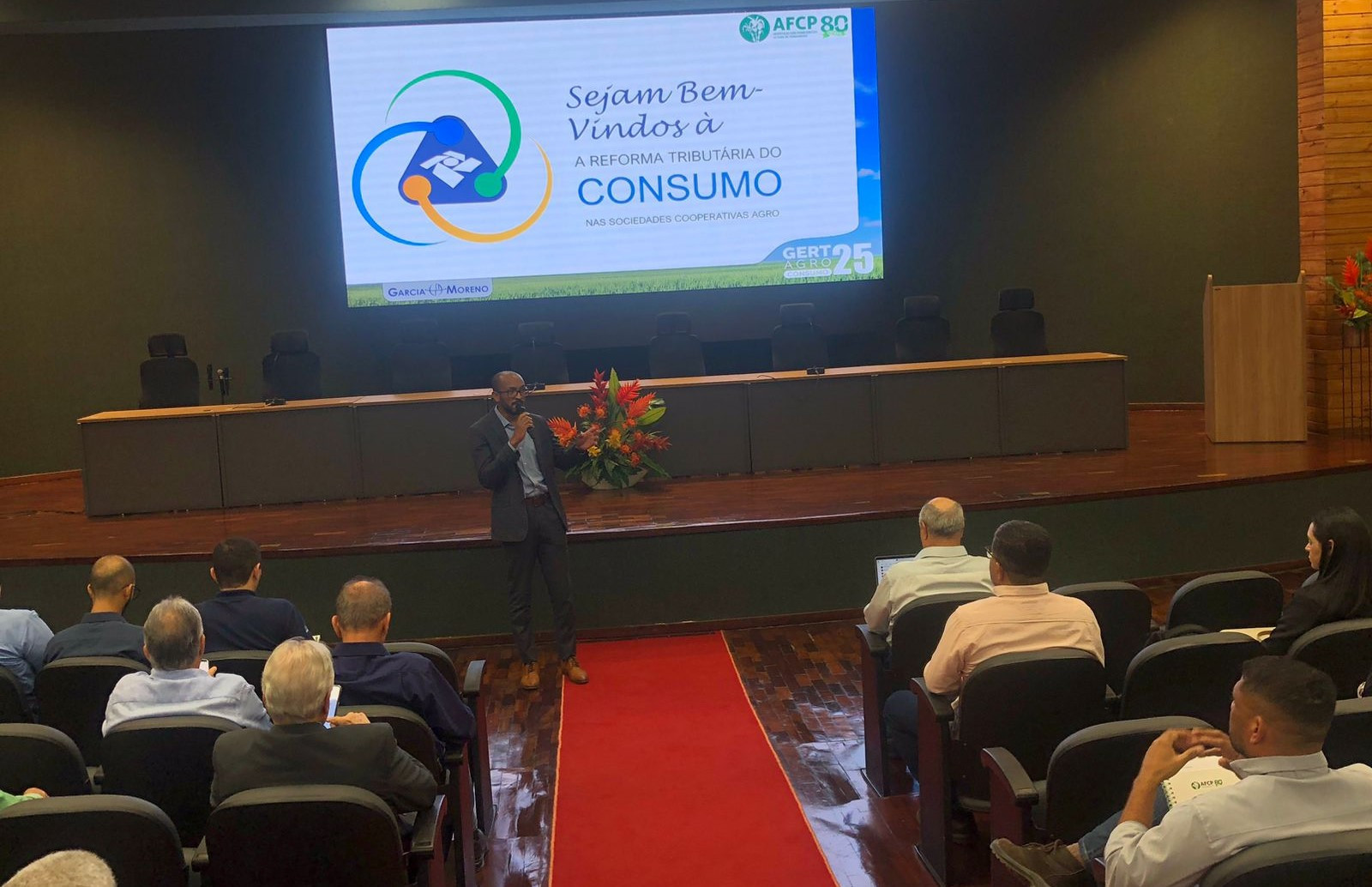 Sistema OCB/PE participa de evento da Coaf sobre reforma tributária